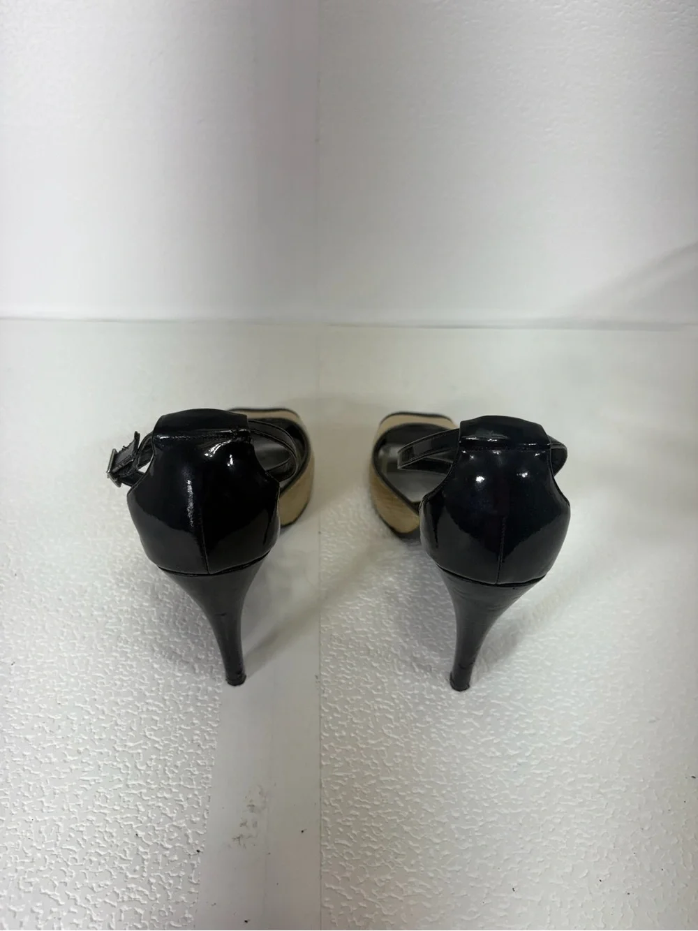 White House Black Market Two-Tone Black Beige Peep-Toe Ankle-Strap Heels s282